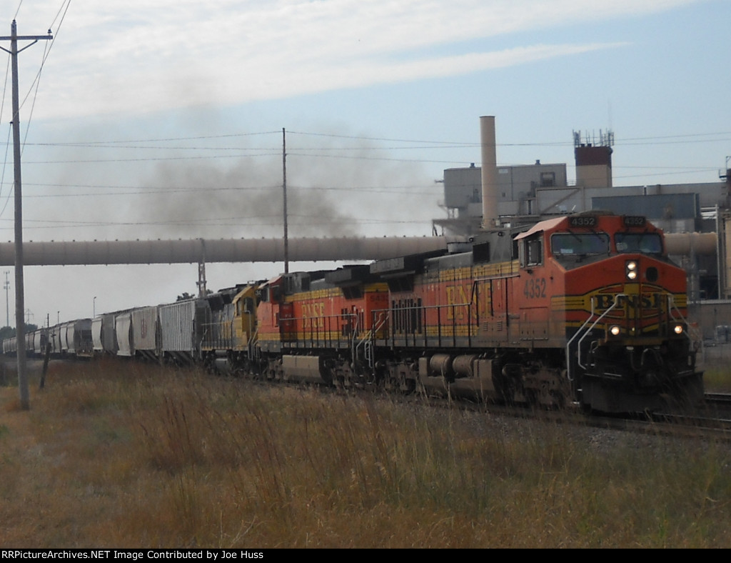 BNSF 4352 West